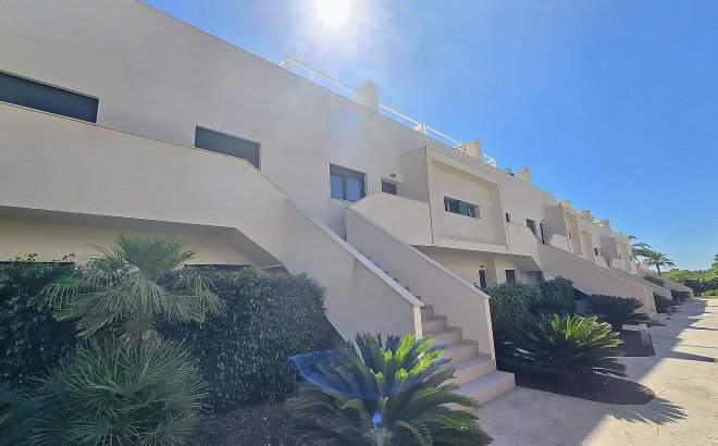 Resale - Penthouse -
Lo Romero Golf - Inland