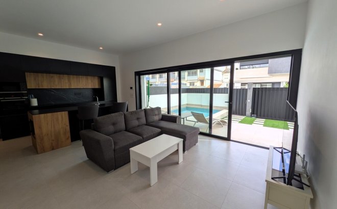 Resale - Bungalow -
Pilar de la Horadada - Costa Blanca