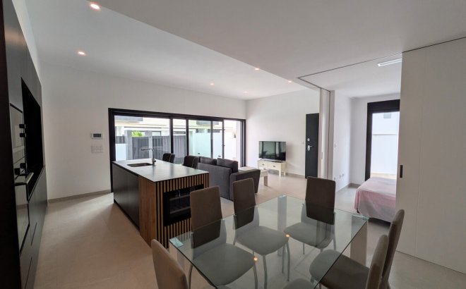 Resale - Bungalow -
Pilar de la Horadada - Costa Blanca