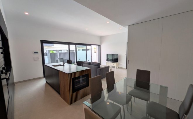 Resale - Bungalow -
Pilar de la Horadada - Costa Blanca