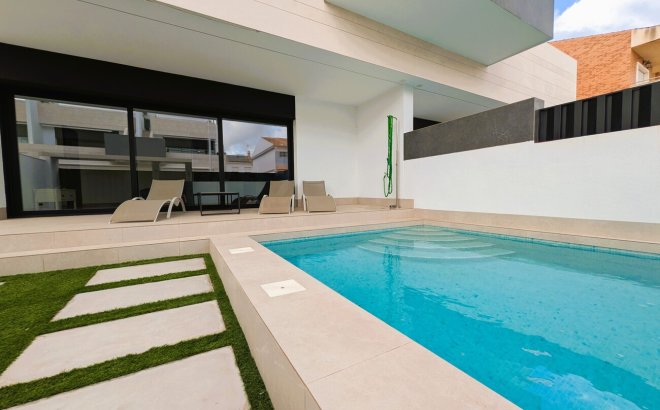 Resale - Bungalow -
Pilar de la Horadada - Costa Blanca