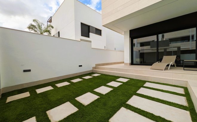 Resale - Bungalow -
Pilar de la Horadada - Costa Blanca