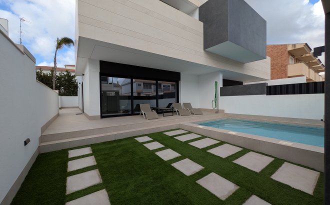 Resale - Bungalow -
Pilar de la Horadada - Costa Blanca