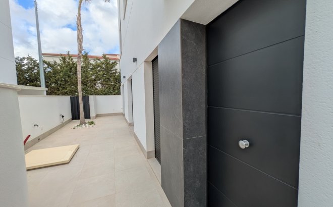 Resale - Bungalow -
Pilar de la Horadada - Costa Blanca