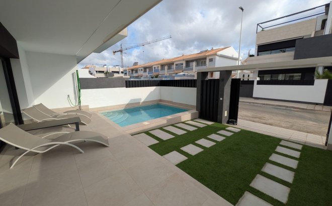 Resale - Bungalow -
Pilar de la Horadada - Costa Blanca
