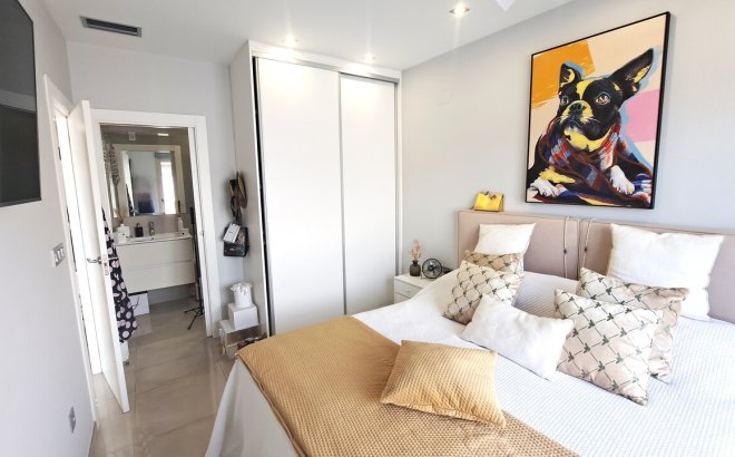 Resale - Villa -
Orihuela Costa - Costa Blanca