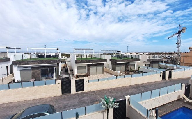 Resale - Villa -
Orihuela Costa - Costa Blanca