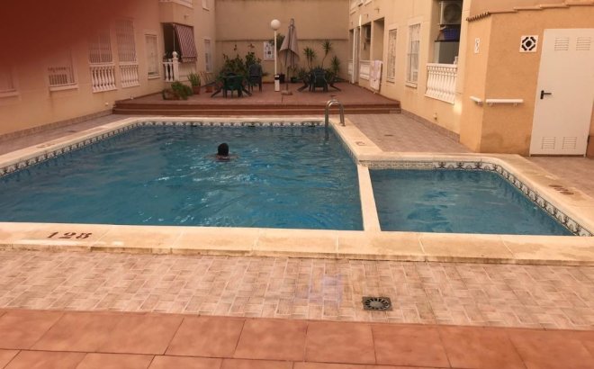 Resale - Apartment -
Torrevieja - Playa de los Locos