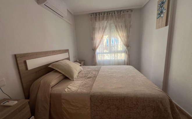 Resale - Apartment -
Torrevieja - Playa de los Locos