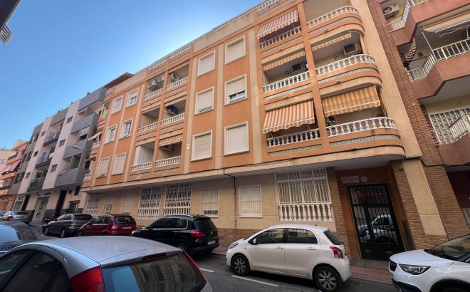 Resale - Apartment -
Torrevieja - Playa de los Locos