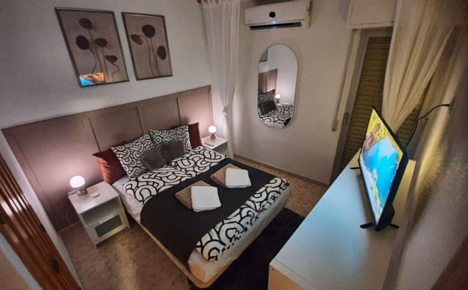 Resale - Apartment -
Torrevieja - Playa de los Locos