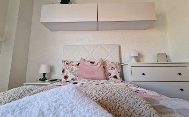 Resale - Apartment -
Torrevieja - Playa de los Locos