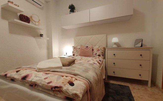 Resale - Apartment -
Torrevieja - Playa de los Locos