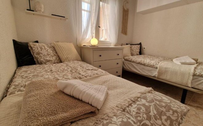 Resale - Apartment -
Torrevieja - Playa de los Locos