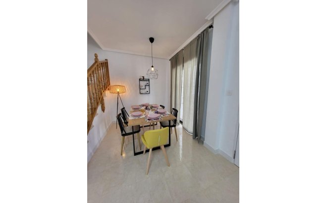 Resale - Town House -
San Miguel de Salinas - Ciudad De Las Comunicaciones