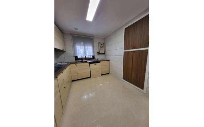 Resale - Town House -
San Miguel de Salinas - Ciudad De Las Comunicaciones