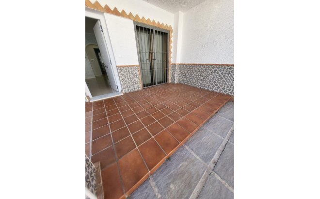 Resale - Town House -
San Miguel de Salinas - Ciudad De Las Comunicaciones