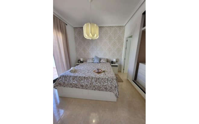 Resale - Town House -
San Miguel de Salinas - Ciudad De Las Comunicaciones