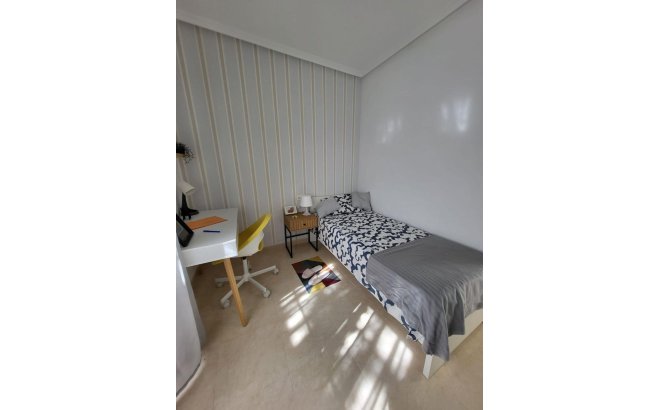 Resale - Town House -
San Miguel de Salinas - Ciudad De Las Comunicaciones