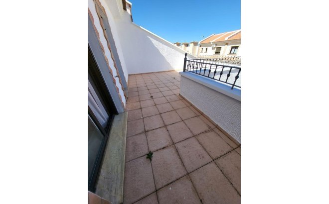 Resale - Town House -
San Miguel de Salinas - Ciudad De Las Comunicaciones