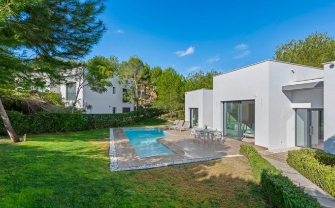 Resale - Villa -
Orihuela Costa - Costa Blanca