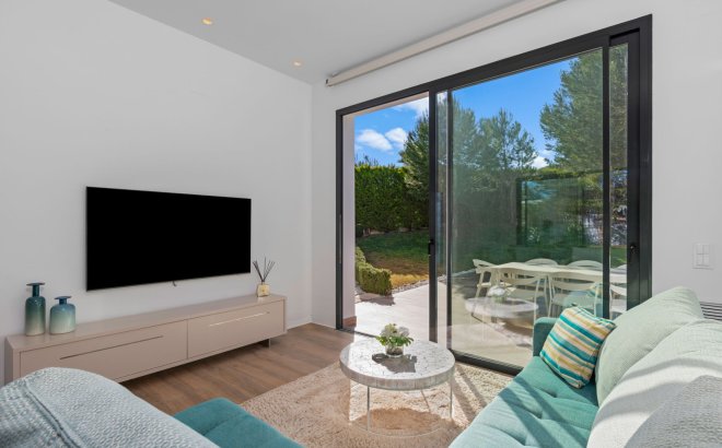 Resale - Villa -
Orihuela Costa - Costa Blanca