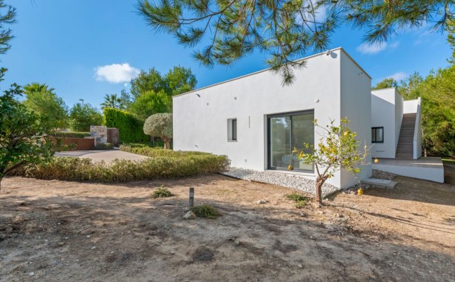 Resale - Villa -
Orihuela Costa - Costa Blanca