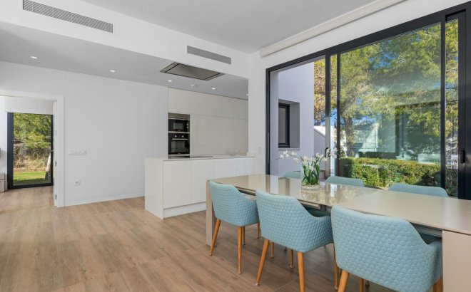 Resale - Villa -
Orihuela Costa - Costa Blanca