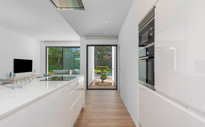 Resale - Villa -
Orihuela Costa - Costa Blanca