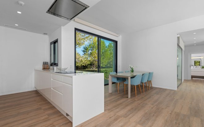 Resale - Villa -
Orihuela Costa - Costa Blanca