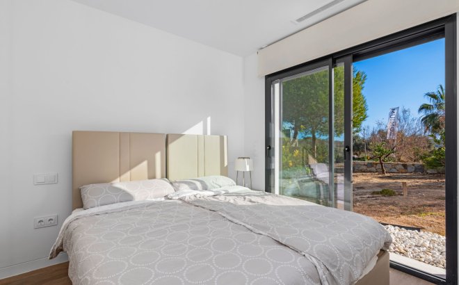 Resale - Villa -
Orihuela Costa - Costa Blanca