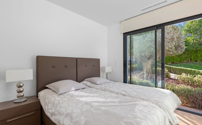 Resale - Villa -
Orihuela Costa - Costa Blanca