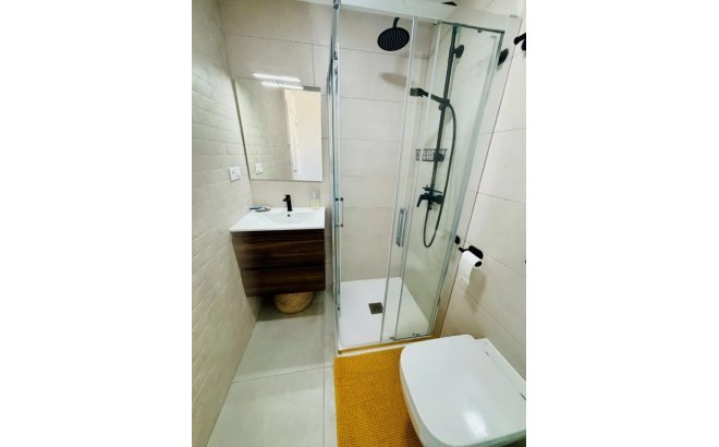 Resale - Apartment -
Las Filipinas - Inland