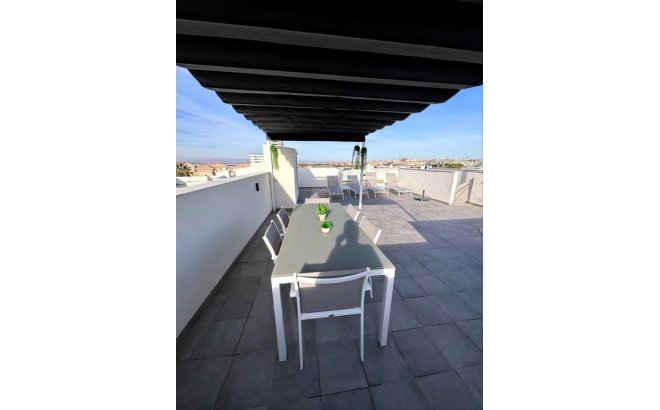 Resale - Apartment -
Las Filipinas - Inland