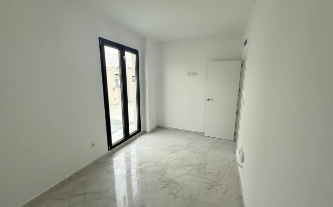 Resale - Town House -
Orihuela Costa - Las Filipinas