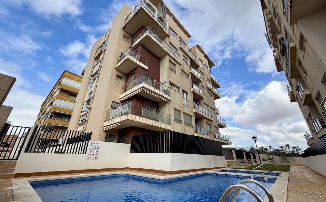 Resale - Apartment -
Torrevieja - Costa Blanca