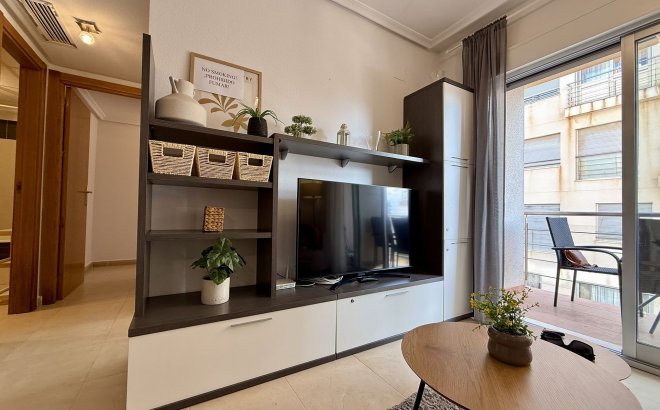 Resale - Apartment -
Torrevieja - Costa Blanca