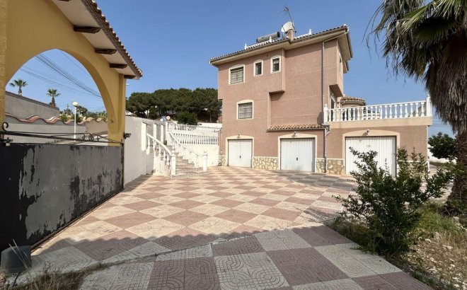 Resale - Villa -
Ciudad Quesada - Costa Blanca