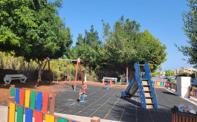 Resale - Town House -
Orihuela Costa - Playa Flamenca