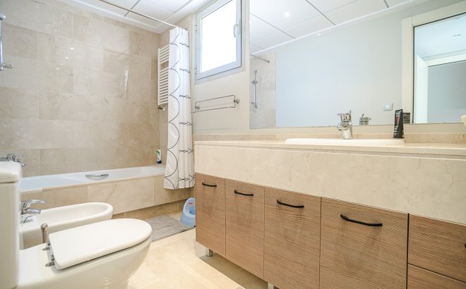 Revente - Villa -
San Miguel de Salinas - Inland