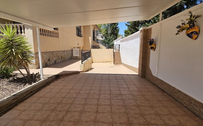 Resale - Villa -
Pinar de Campoverde - Inland