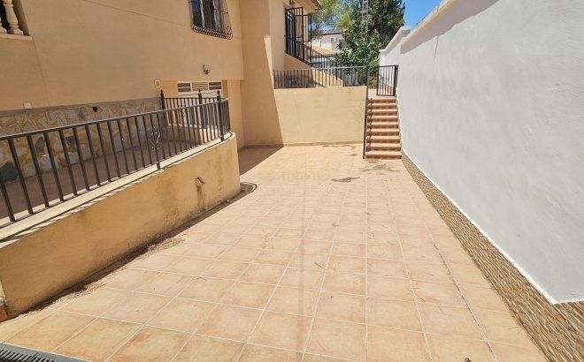 Resale - Villa -
Pinar de Campoverde - Inland