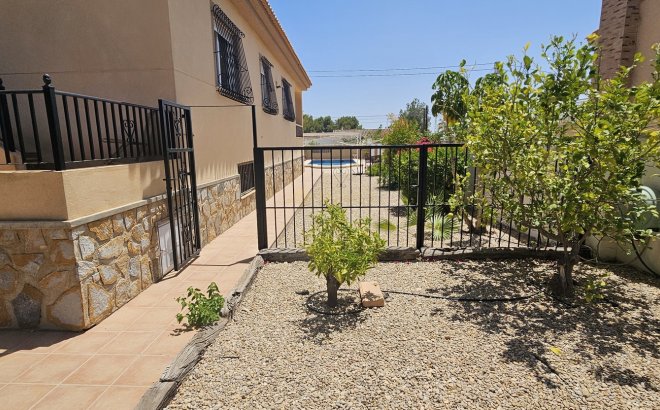 Resale - Villa -
Pinar de Campoverde - Inland