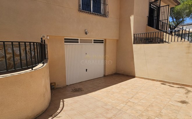 Resale - Villa -
Pinar de Campoverde - Inland
