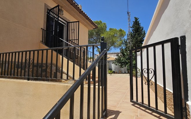 Resale - Villa -
Pinar de Campoverde - Inland