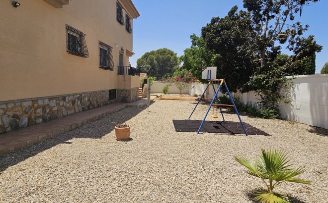 Resale - Villa -
Pinar de Campoverde - Inland