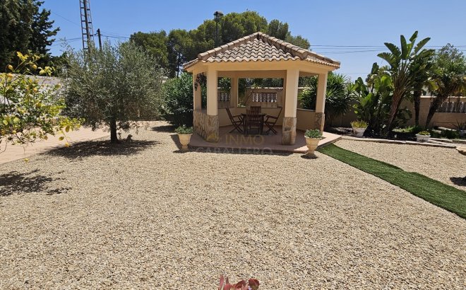 Resale - Villa -
Pinar de Campoverde - Inland