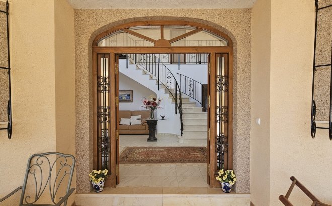 Resale - Villa -
Pinar de Campoverde - Inland