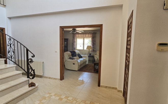 Resale - Villa -
Pinar de Campoverde - Inland