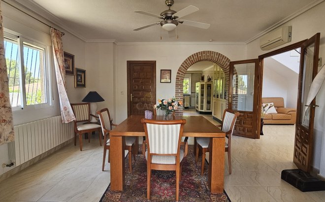 Resale - Villa -
Pinar de Campoverde - Inland